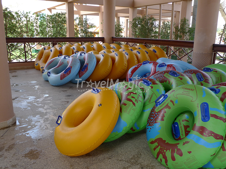 Балоны в аквапарке отеля Jungle Aqua Park