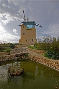 Башня Та-Кенуна, Мальта, Надур